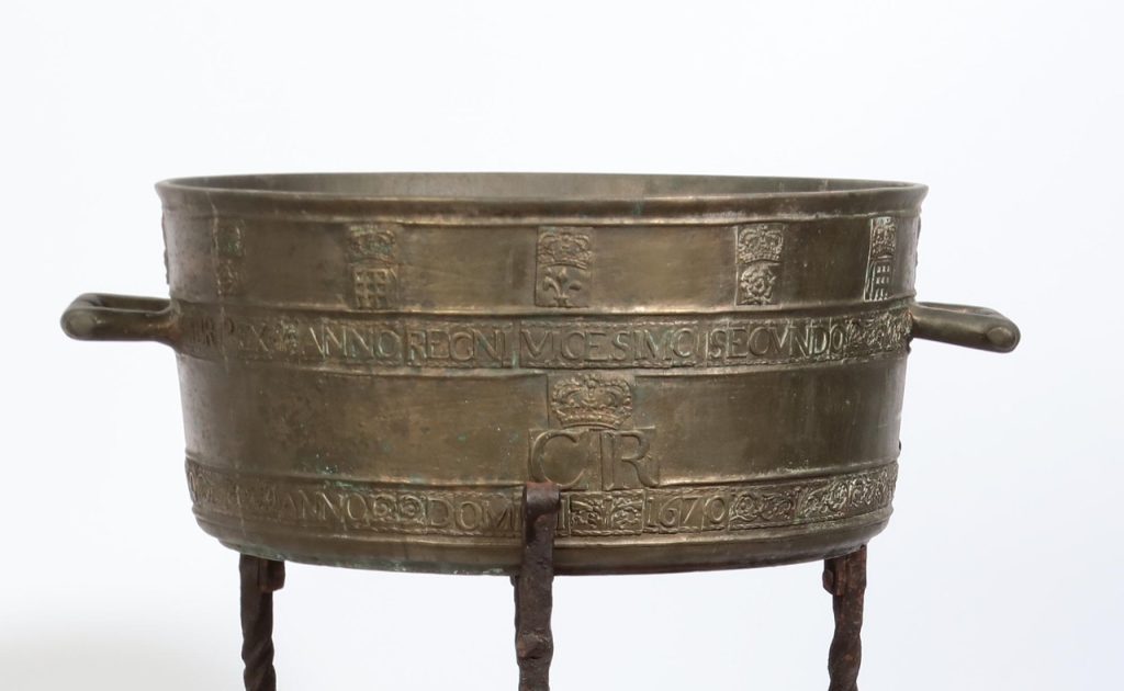 1670 bronze bushel measure